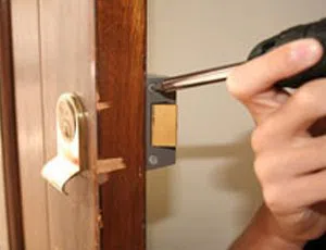 Locksmith Store Eatontown, NJ 732-412-5600 - change-locks-service
